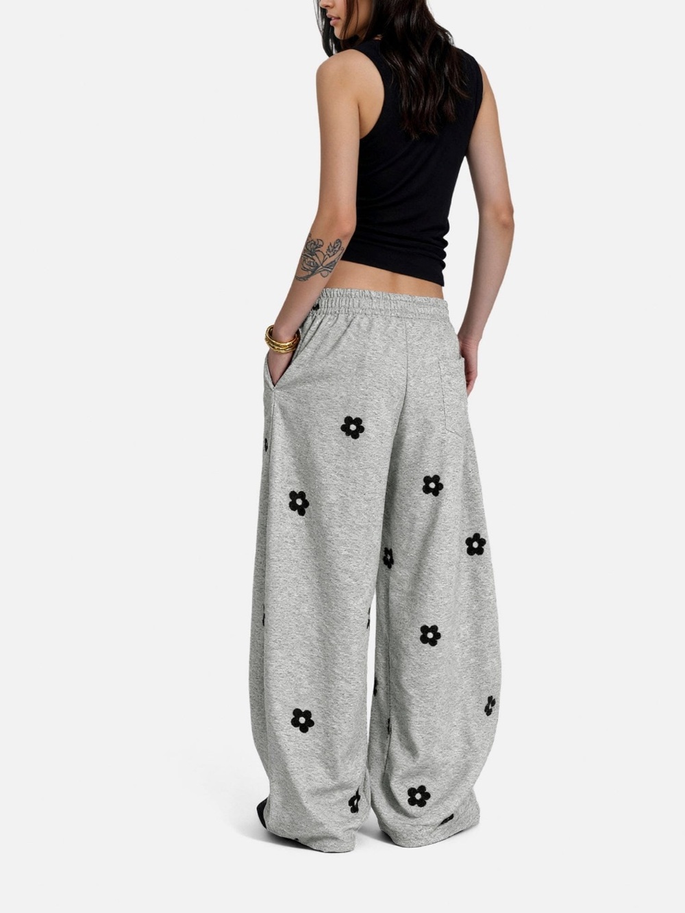 Aelfric Eden Black Sweatpants with White Floral Embroidery - Picture 4 of 10